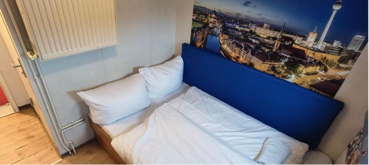 Shipotel-Berlin Gmbh, Shipotel Eastern & Shipotel Western 2* Berlim