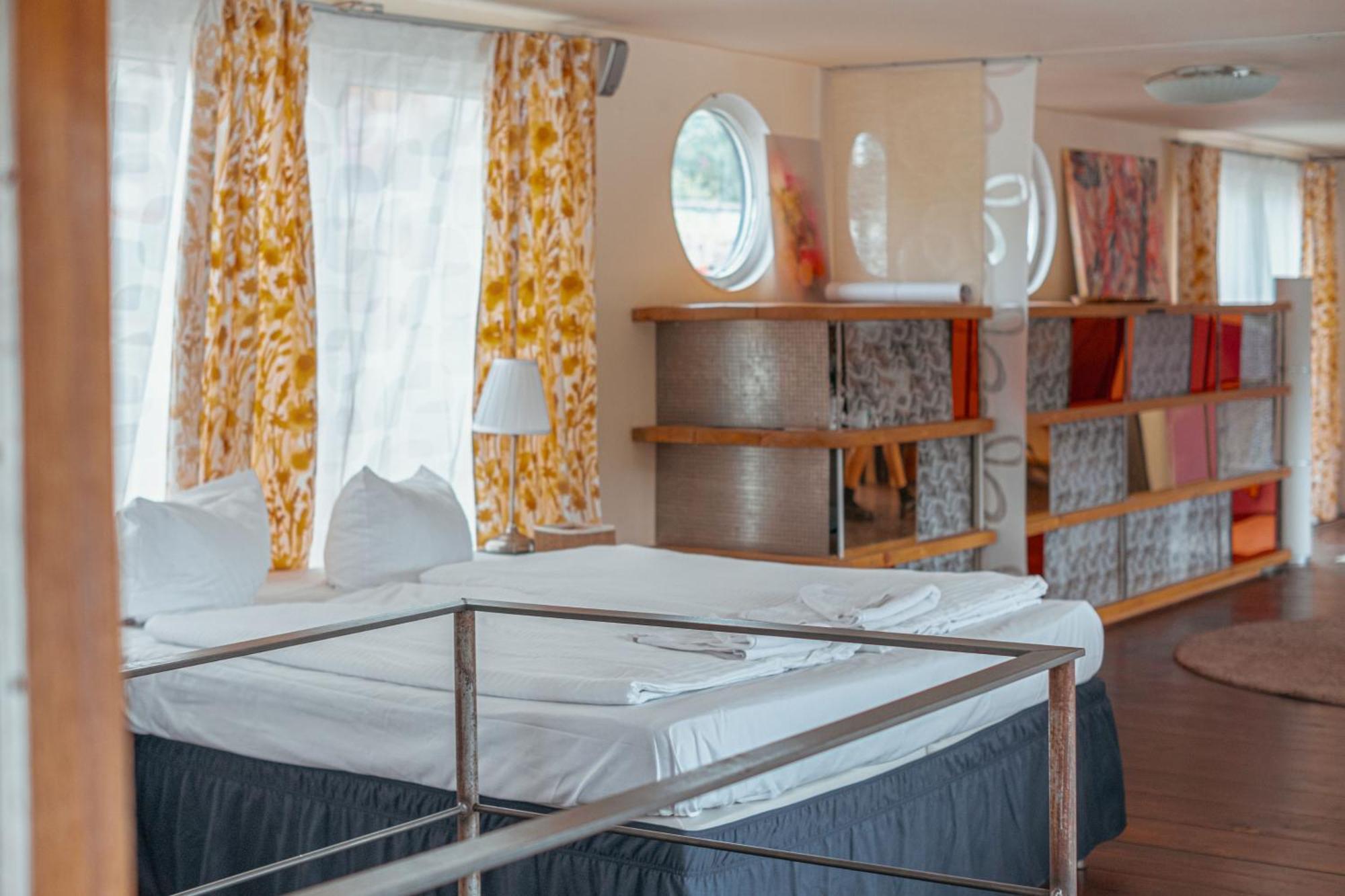 Shipotel-berlin Gmbh, Shipotel Eastern & Shipotel Western 2* Berlino